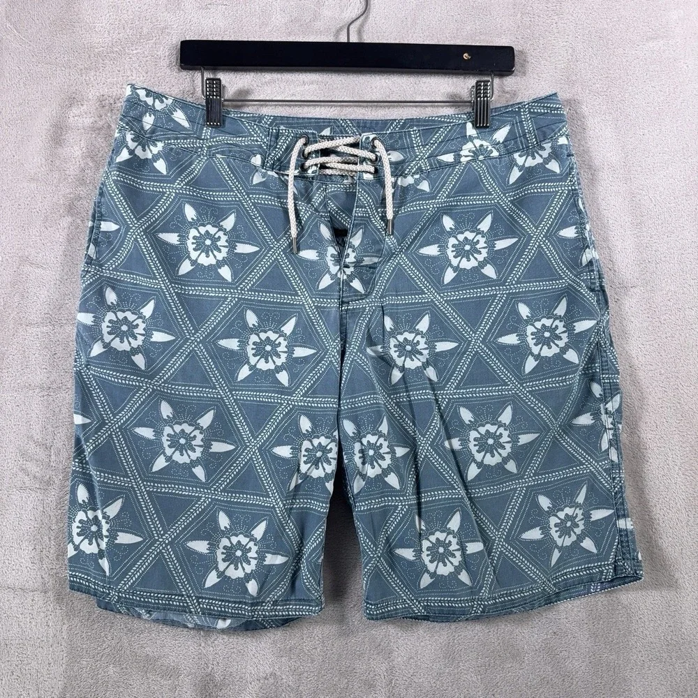Faherty Classic Board Shorts Mens Size 34 Blue Floral Geometric Swim Trunks
